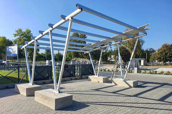 मॉड्यूलर बीआईपीडब्ल्यू माउंटिंग सिस्टम - रूफटॉप सोलर शेड के लिए प्रीफैब्रिकेटेड फ्रेम के साथ 115 मिमी स्टील ब्रैकेट